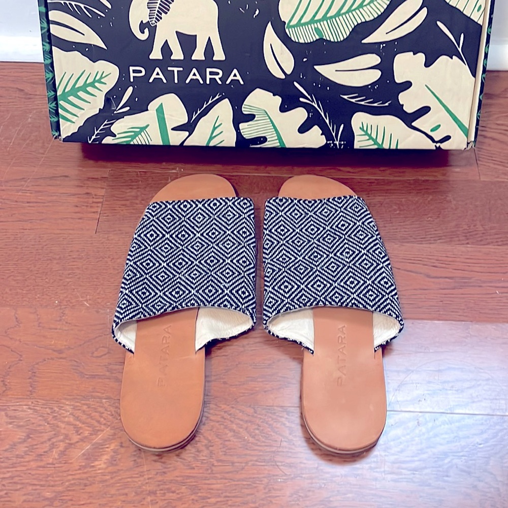 Patara - Women’s Size 6 - Slides - Black & White Chevron